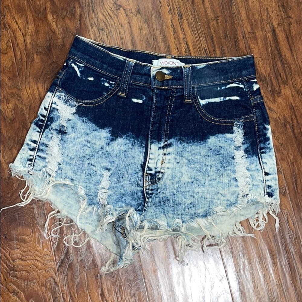 Super cute vibrant Jean shorts